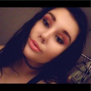 Meet your Posher, Hailey